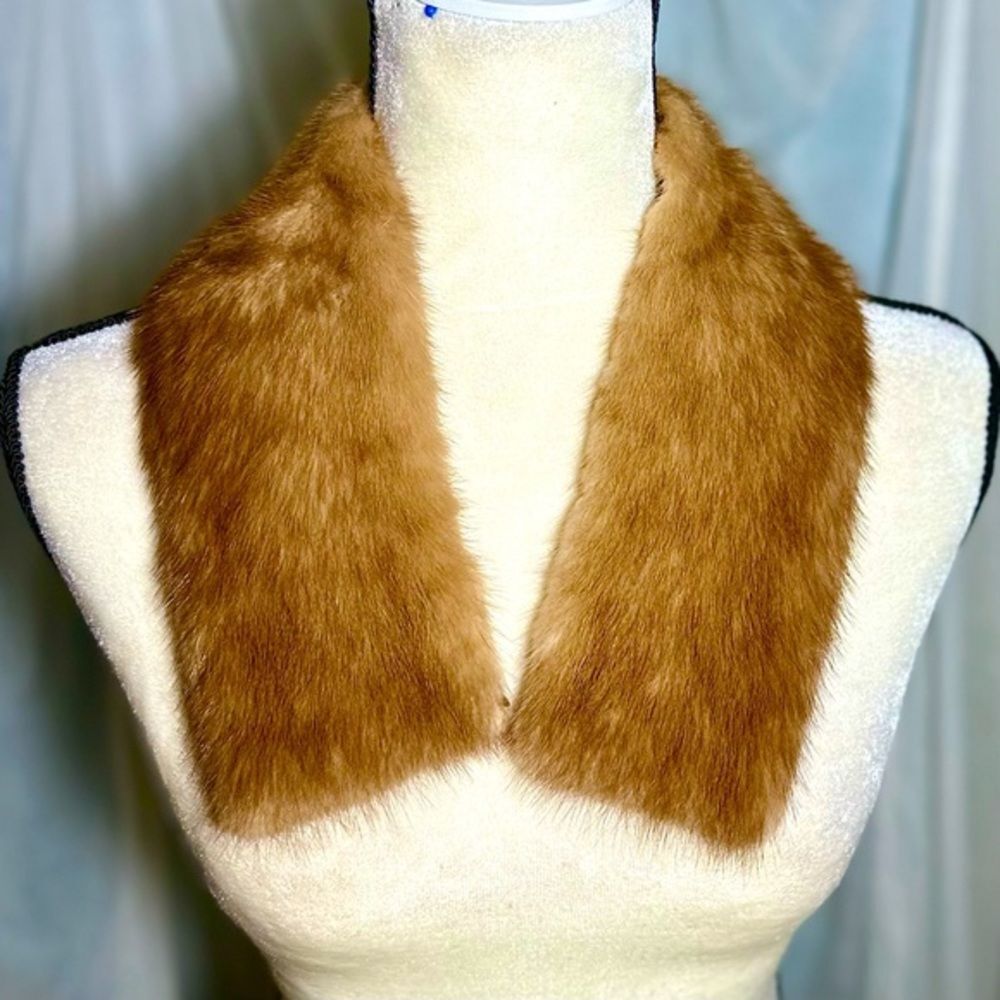 🌟 Genuine Vintage Fur Collar